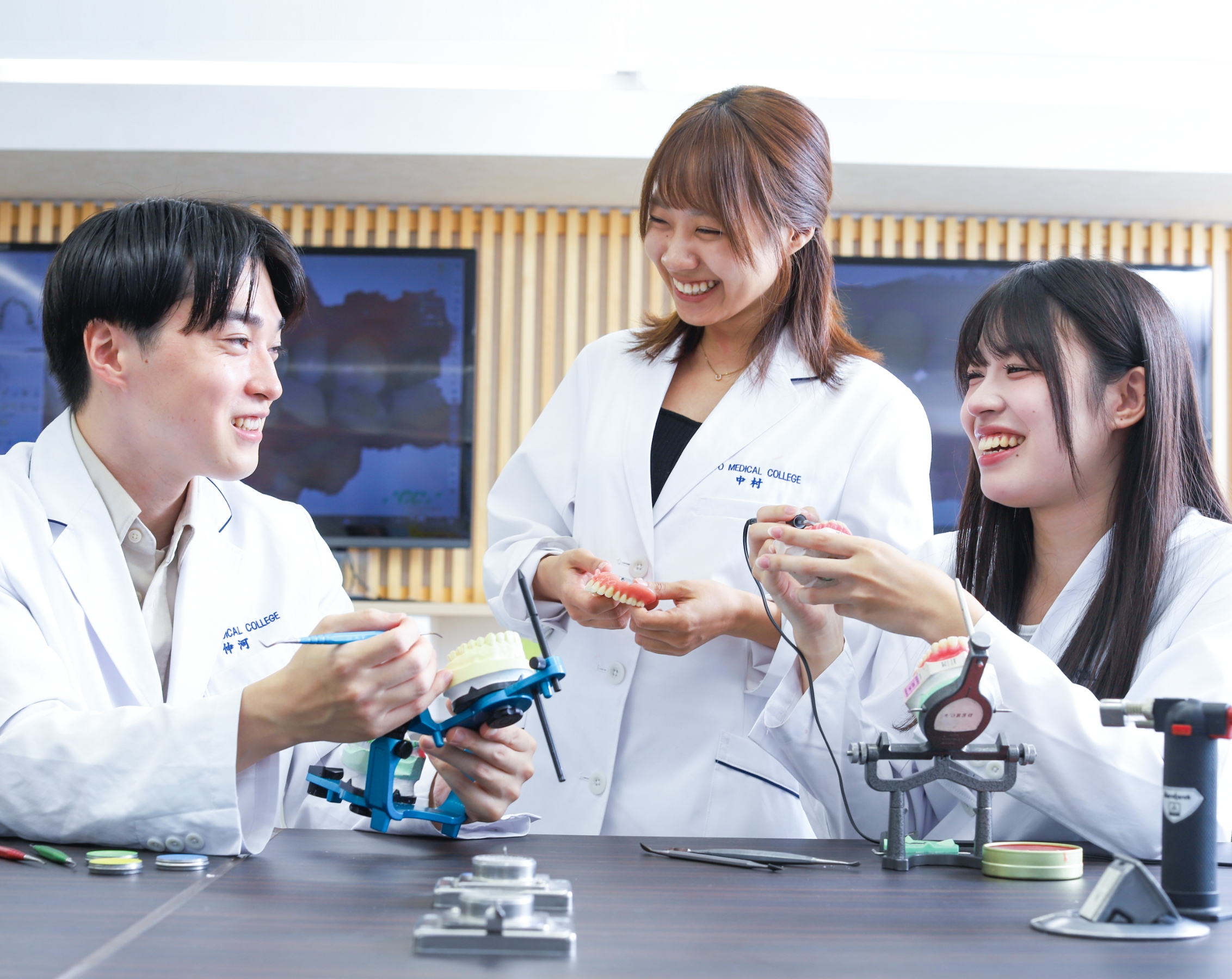 歯科技工士学科