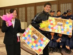 夜間部担任の野村先生(右)とチューターの嶋田先生(左)