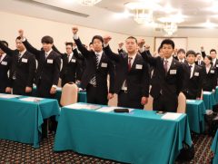 頑張るぞーーーー!と、夜間部の学生達!