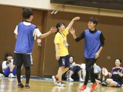 ハイタッチで喜びを分かち合います!