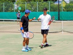 ダブルスは2人のチームワークが重要!