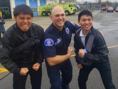 マッチョポーズ!日本に帰って早速鍛えるぞ!!!