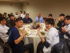 もちろんお箸は出てきません!ワイングラスでお水を飲みます!