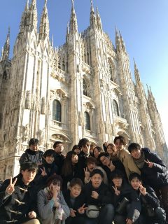 ミラノの建築された大聖堂 ドゥオーモ!