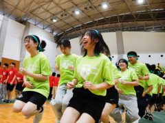 息を合わせて大縄跳び